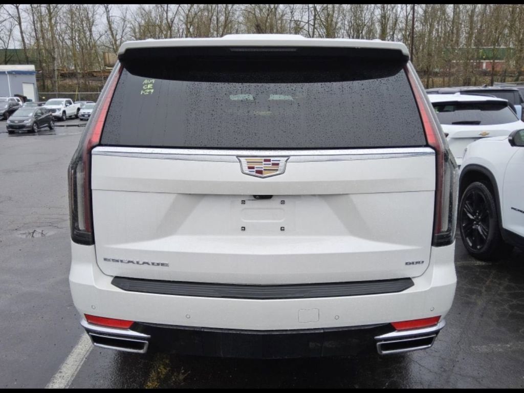 Used 2022 Cadillac Escalade ESV Premium Luxury AWD/4WD image 4