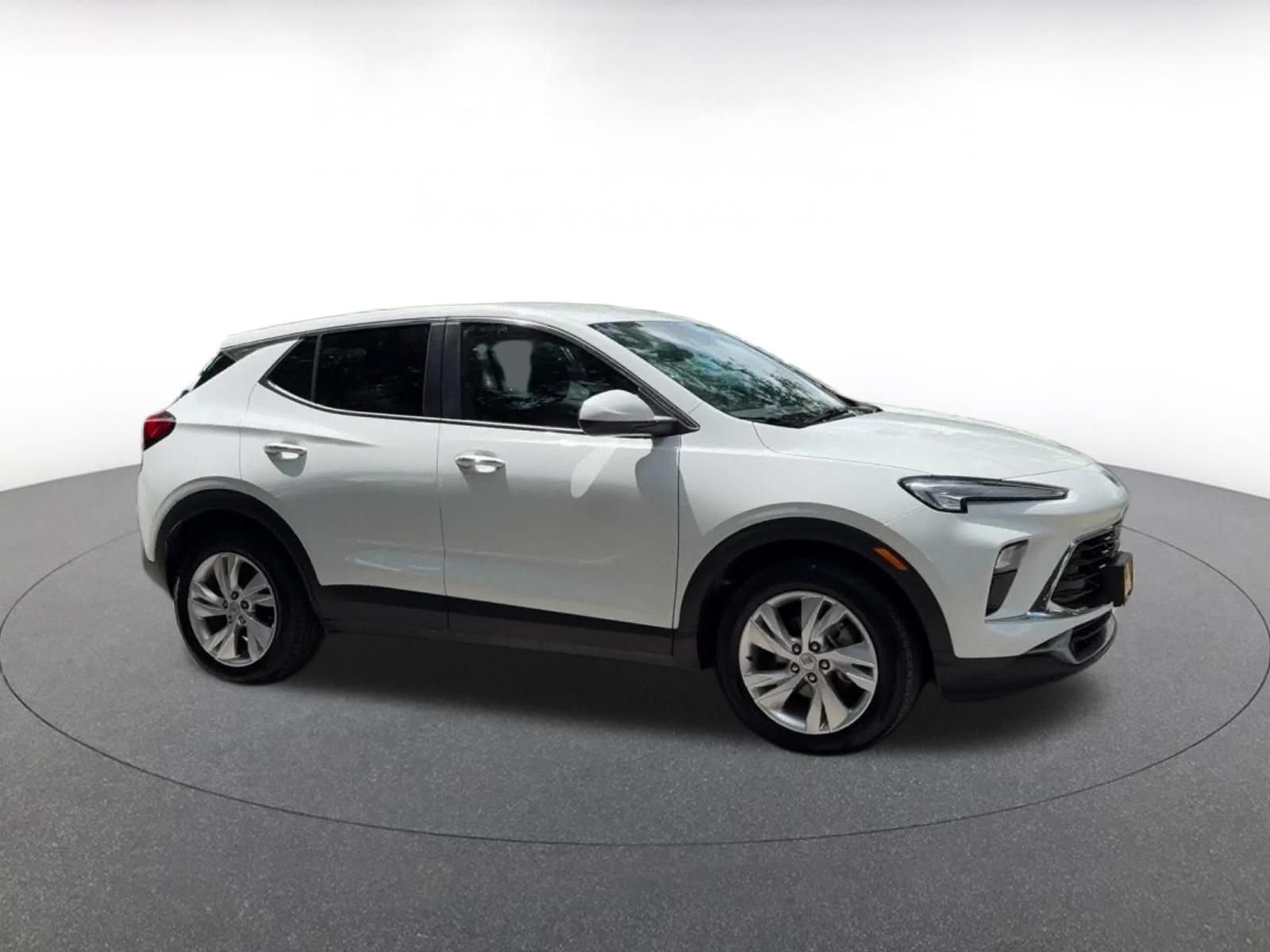 Used 2025 Buick Encore GX Preferred FWD image 2