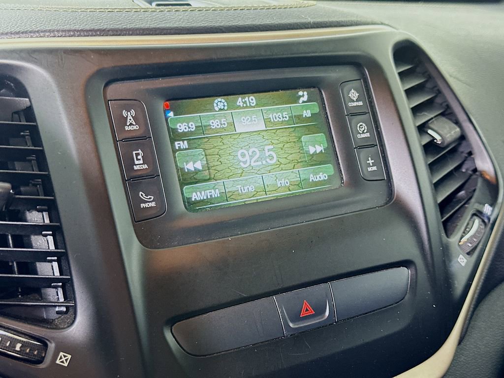 Used 2015 Jeep Cherokee Latitude image 27