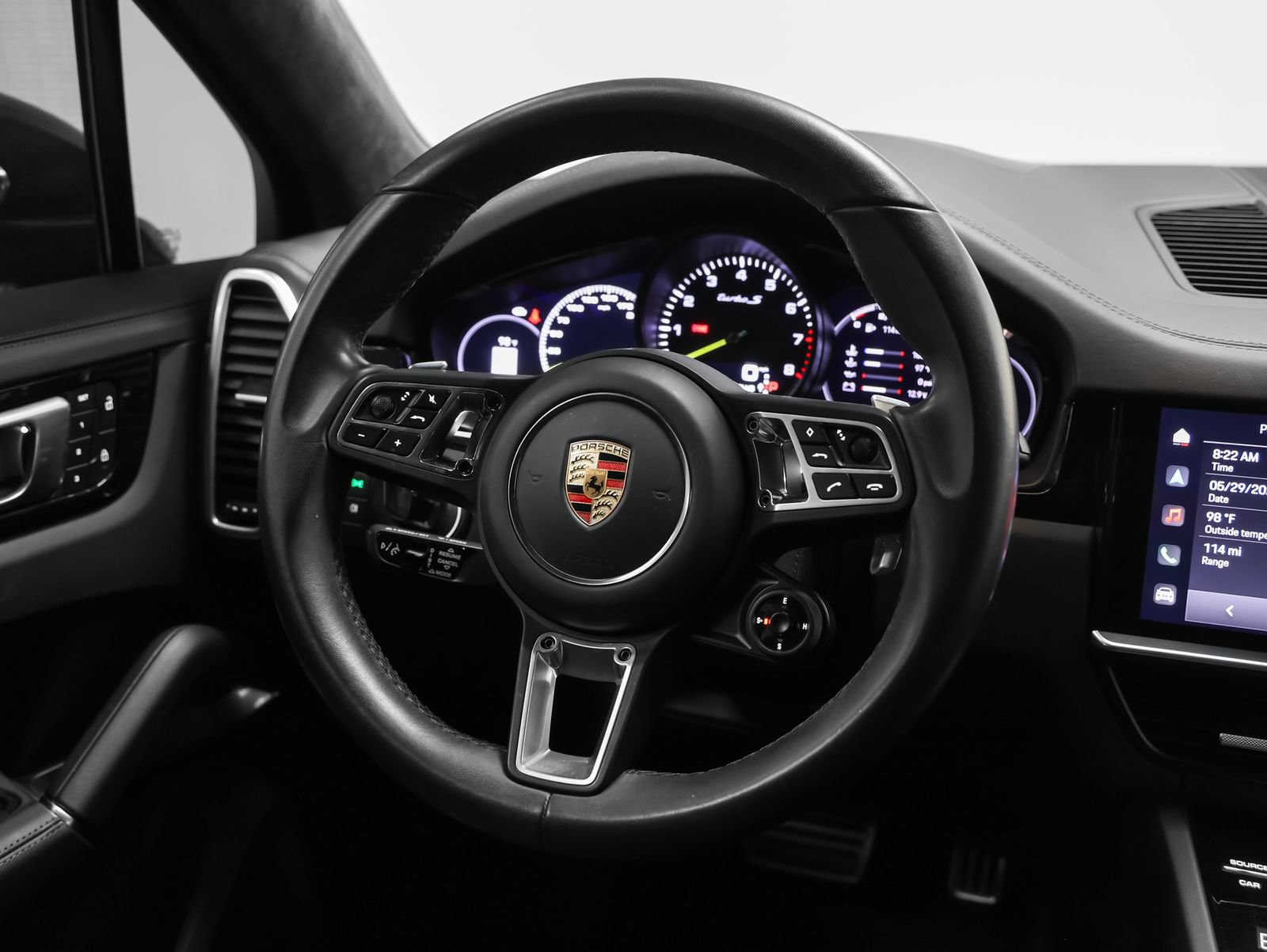 Certified 2023 Porsche Cayenne Turbo S AWD/4WD image 38