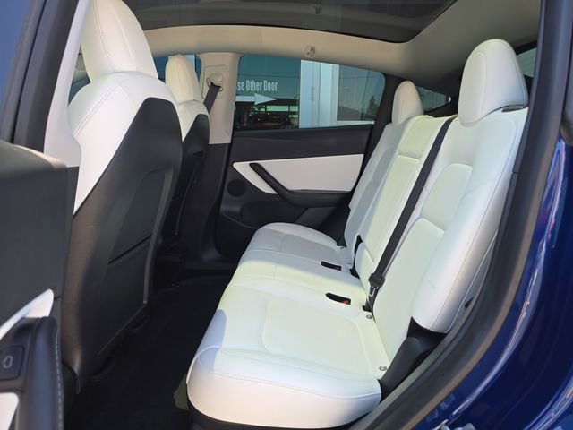 Used 2022 Tesla Model Y Long Range image 15