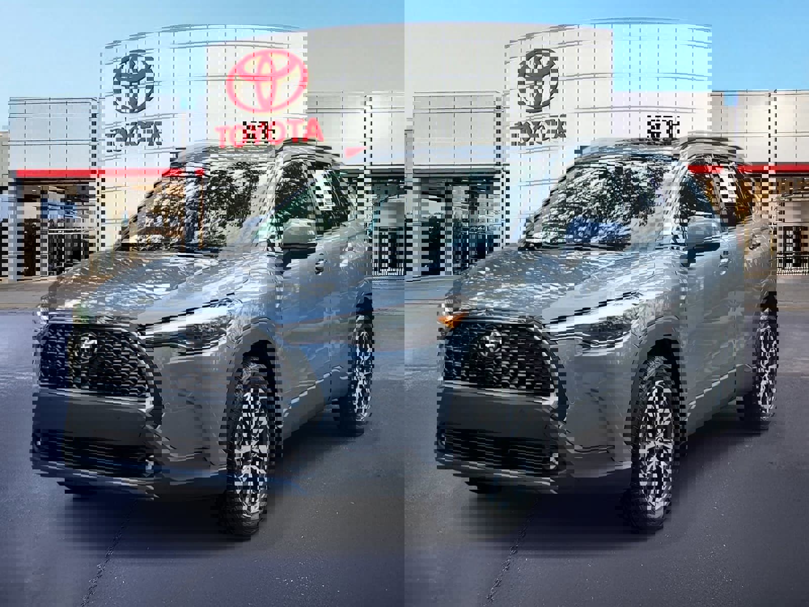 Used 2023 Toyota Corolla Cross XLE