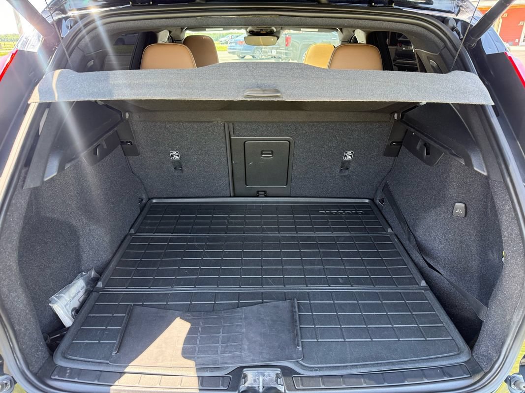 Used 2019 Volvo XC40 T5 Momentum AWD/4WD image 8