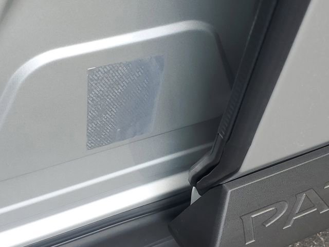 Certified 2025 Nissan Pathfinder S image 29