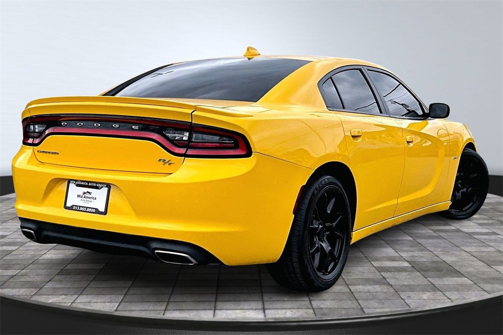 Used 2017 Dodge Charger R/T image 2