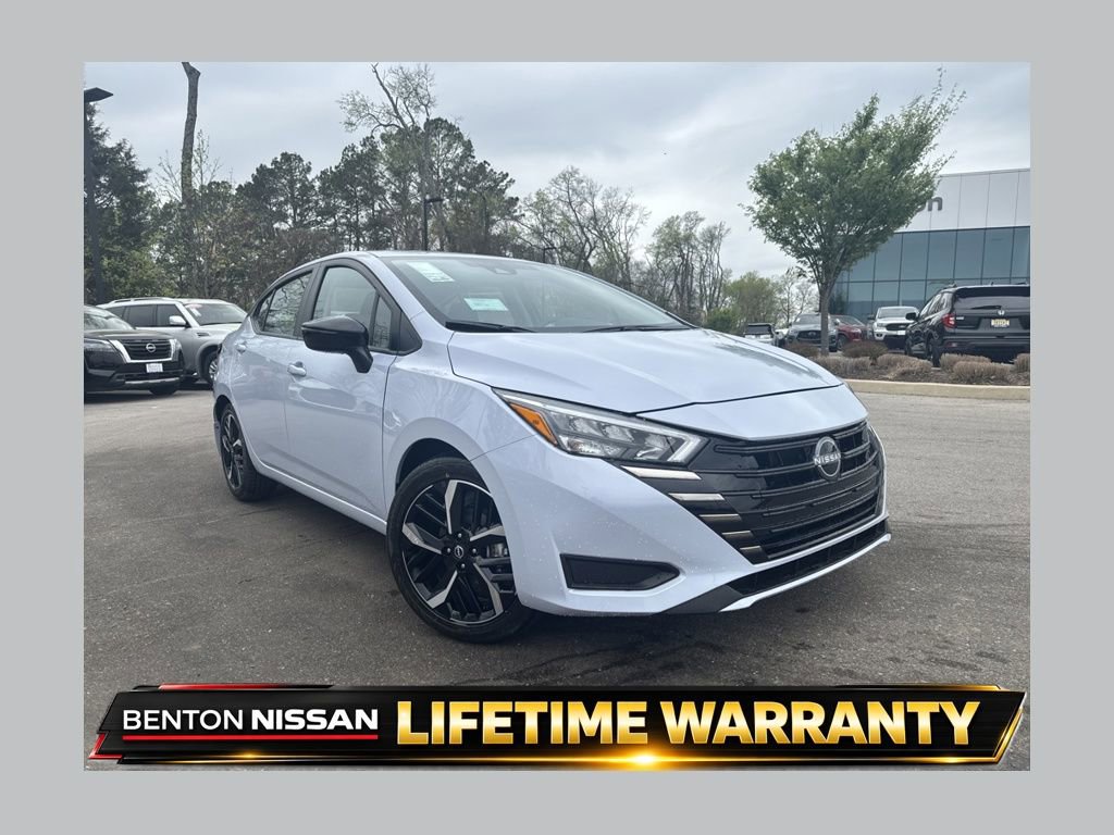 New 2025 Nissan Versa SR w/ Trunk Package