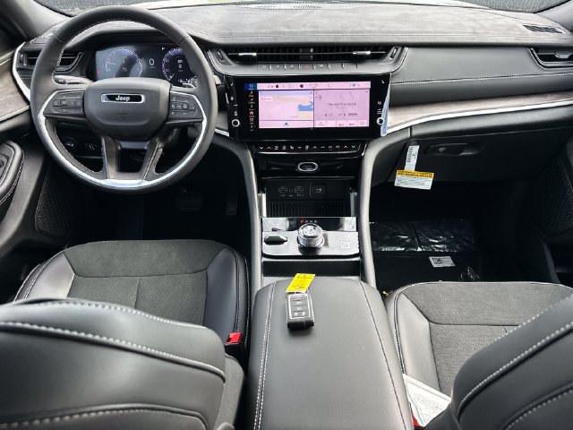 New 2027 Jeep Grand Cherokee 4WD image 17