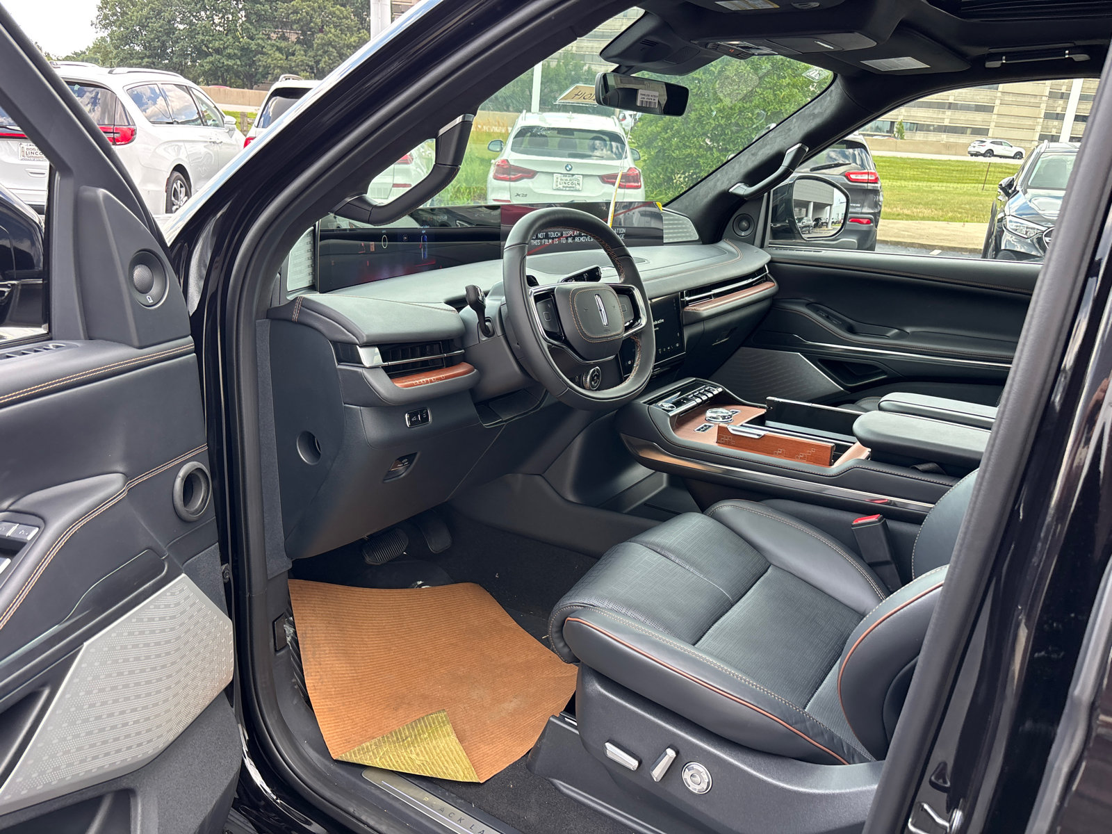 New 2027 Lincoln Navigator L Black Label AWD/4WD image 24