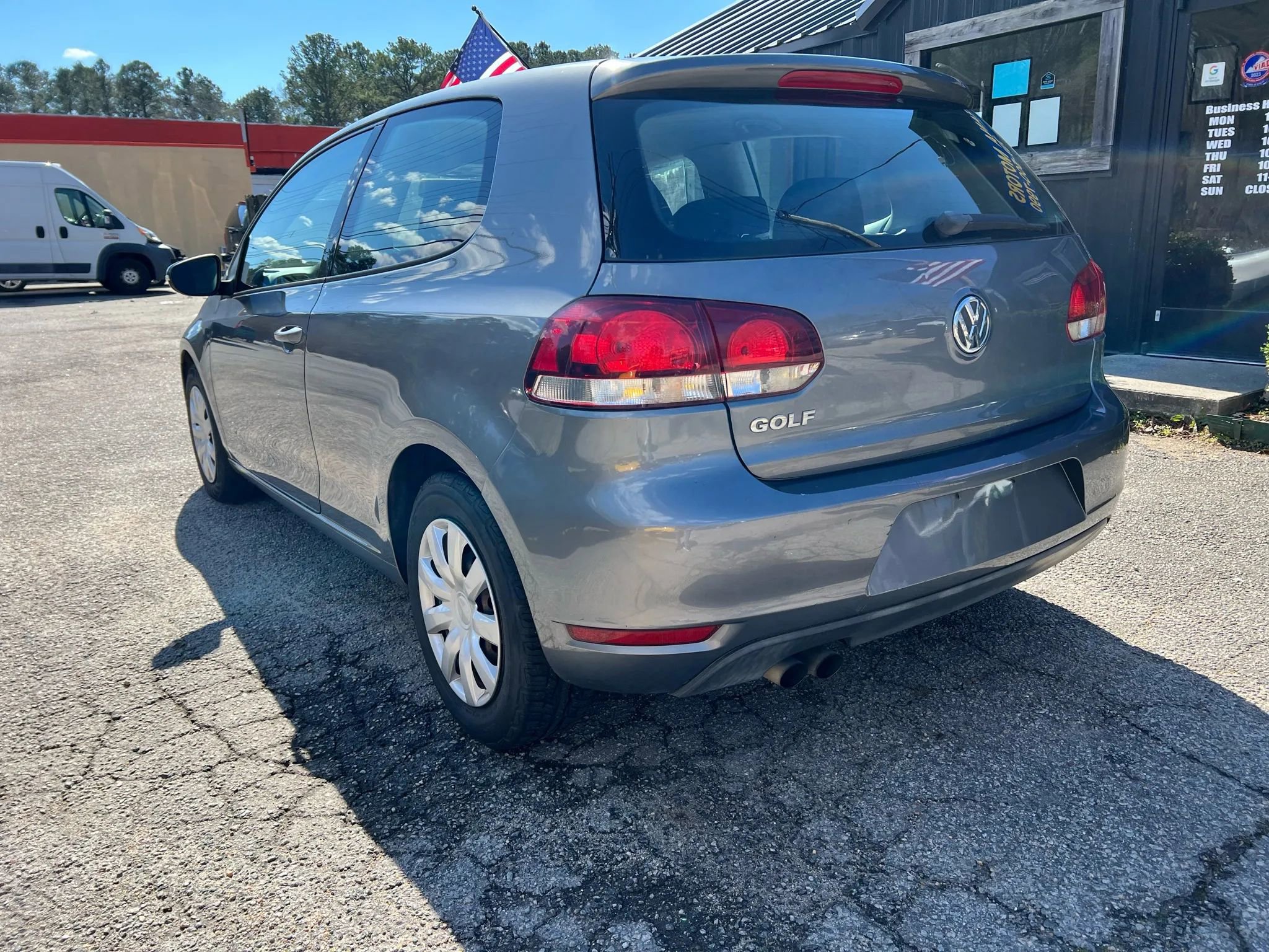 Used 2013 Volkswagen Golf 2-Door image 6