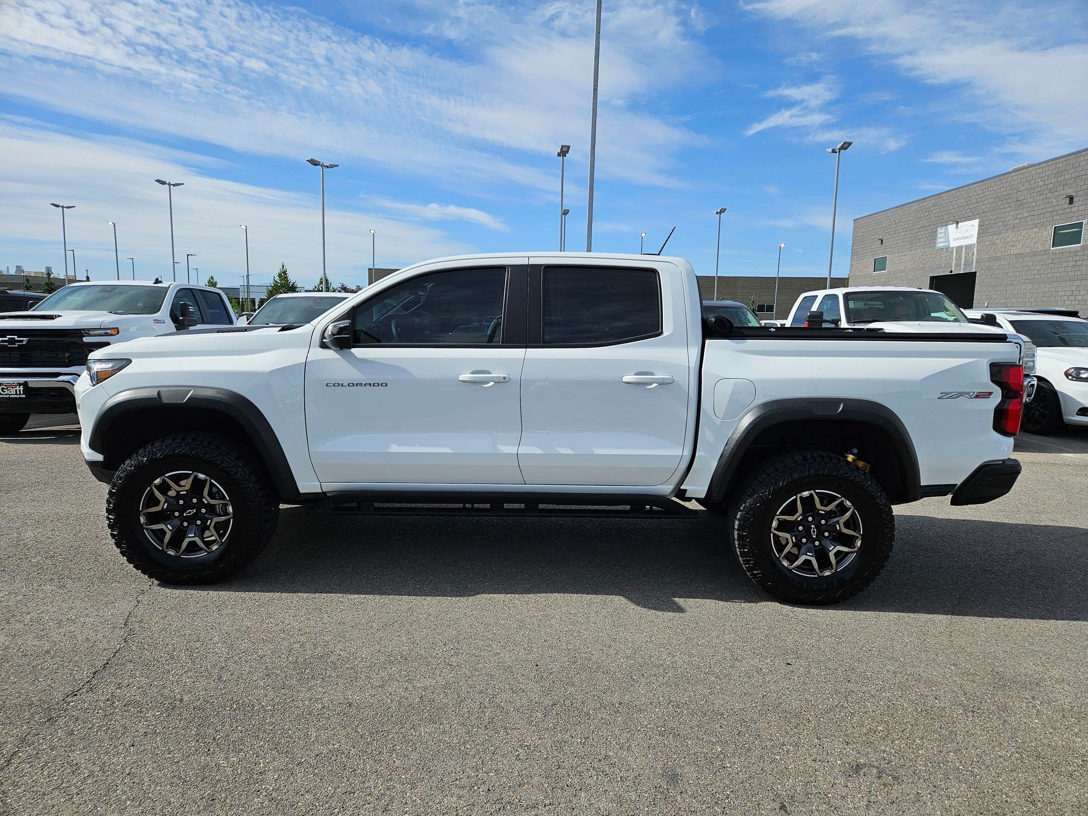 Used 2026 Chevrolet Colorado ZR2 w/ Technology Package AWD/4WD image 7