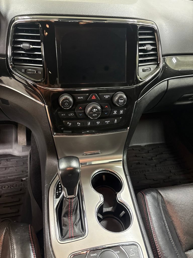 Used 2021 Jeep Grand Cherokee Trailhawk w/ Trailhawk Luxury Group AWD/4WD image 12