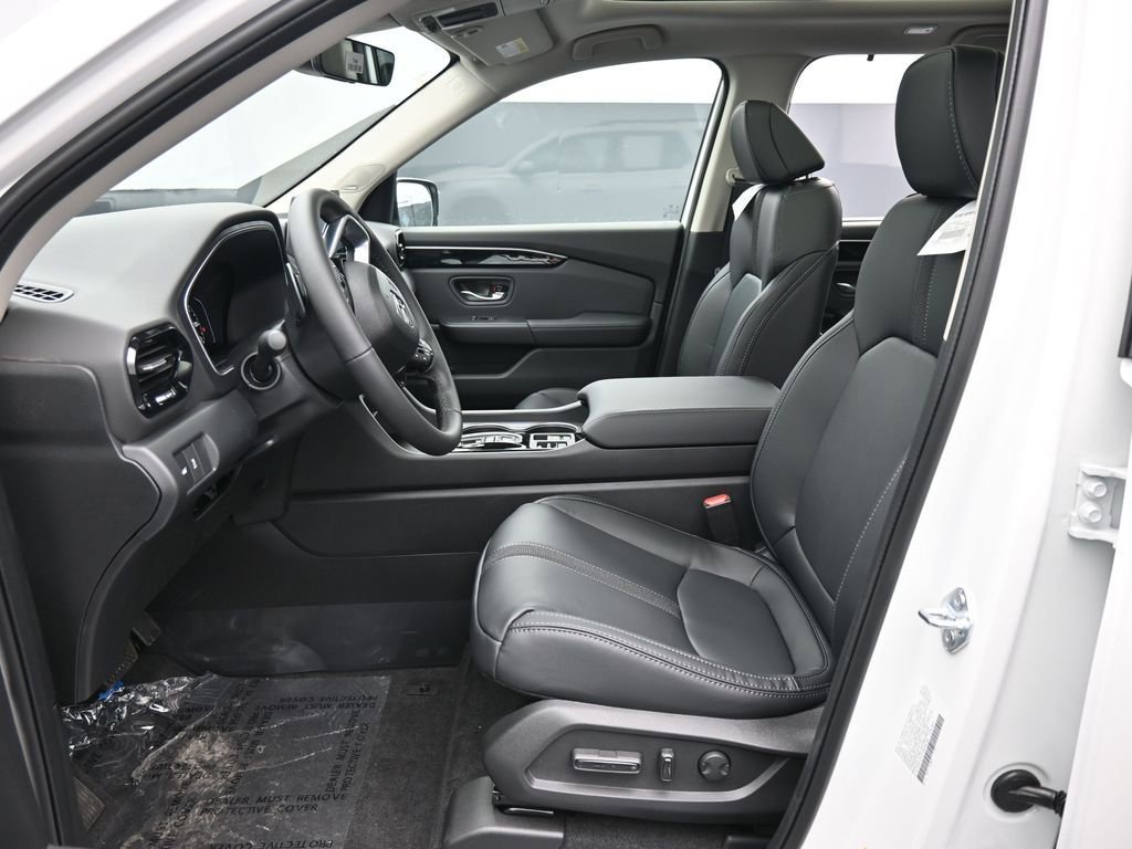 New 2025 Honda Pilot Touring image 34