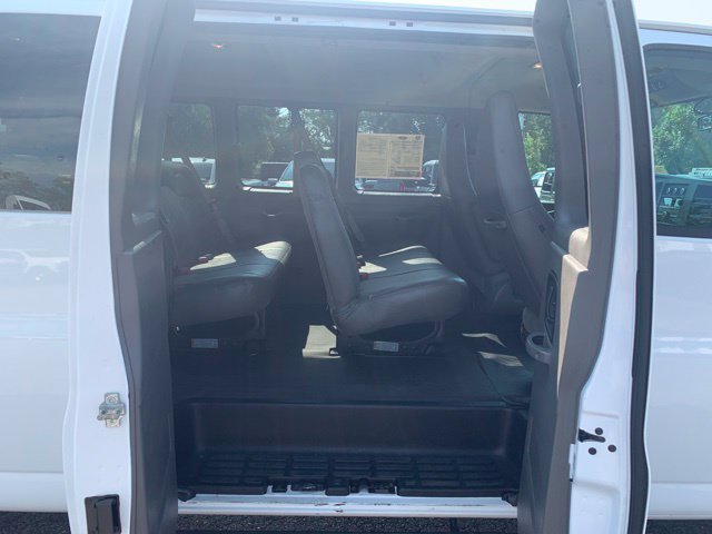 Used 2018 Chevrolet Express 3500 LS RWD image 21