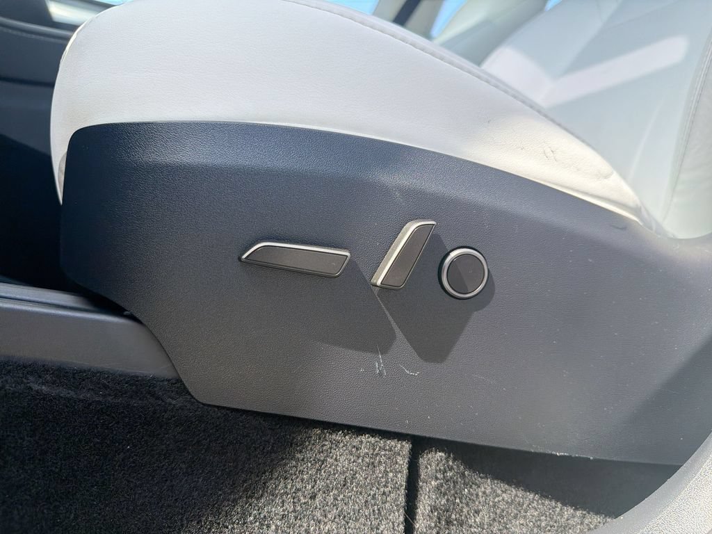 Used 2024 Tesla Model Y Long Range RWD image 14