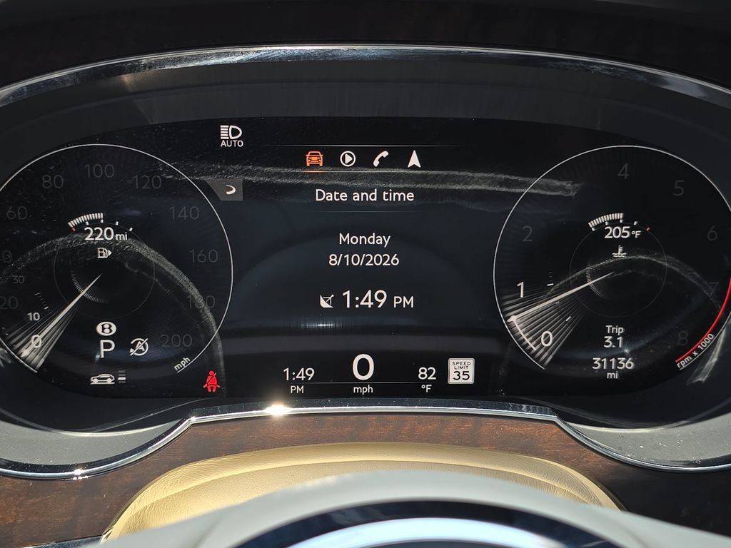 Used 2021 Bentley Bentayga AWD/4WD image 22