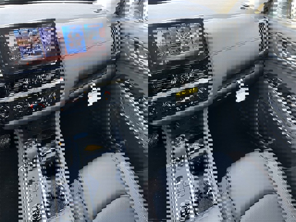 New 2026 Nissan Pathfinder SL image 33