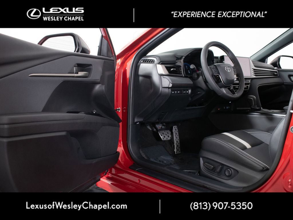 Used 2025 Toyota Camry SE w/ Multimedia Upgrade Package FWD image 17