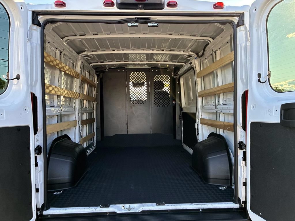 Used 2025 RAM ProMaster 2500 w/ U-Haul Equipment Group FWD image 16