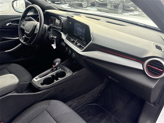 Certified 2024 Chevrolet Trax RS w/ Driver Confidence Package image 26