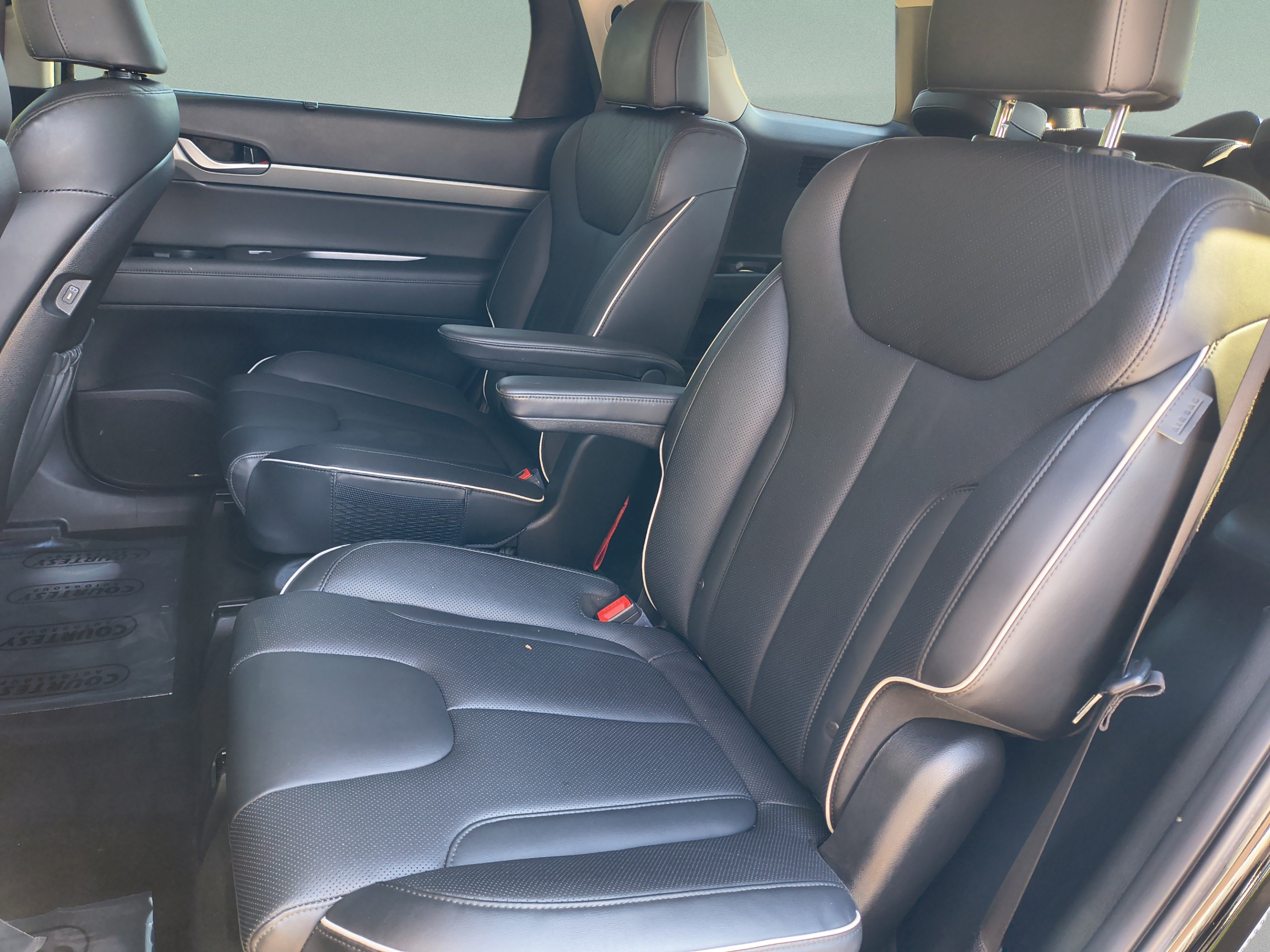 Used 2024 Hyundai Palisade SEL w/ Premium Package FWD image 17