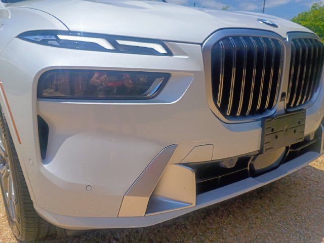 Used 2024 BMW X7 xDrive40i w/ Executive Package AWD/4WD image 15