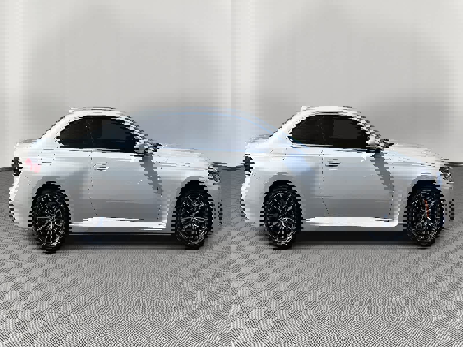 Used 2023 BMW 230i Coupe w/ Premium Package image 4