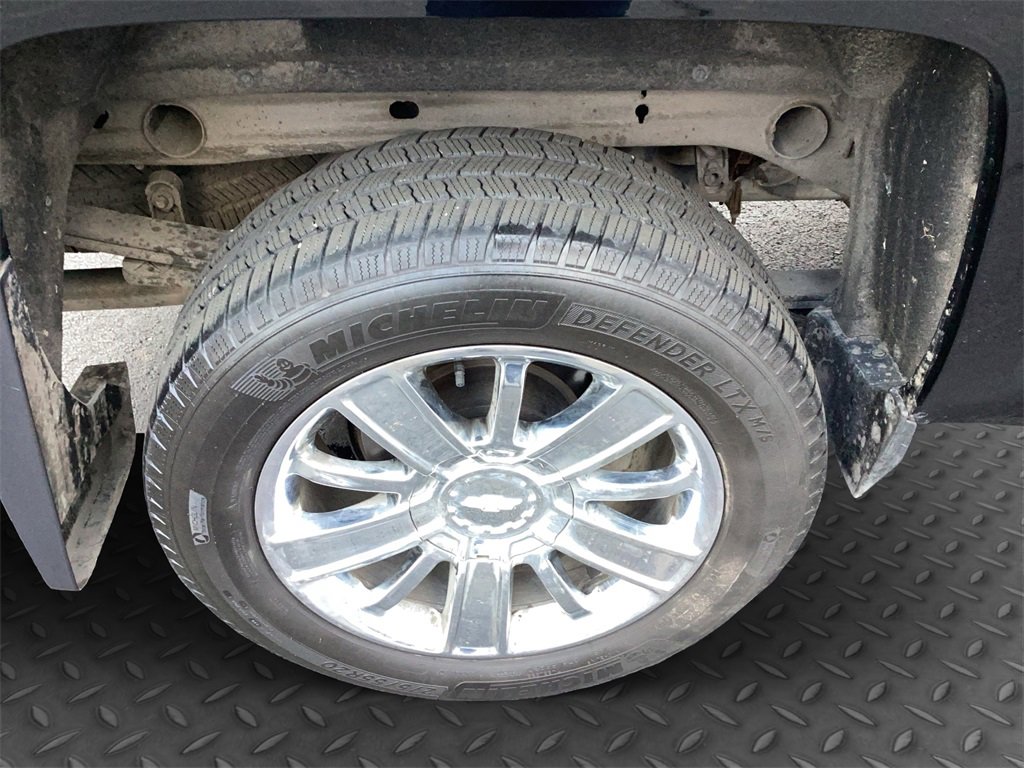 Used 2017 Chevrolet Silverado 1500 High Country image 24