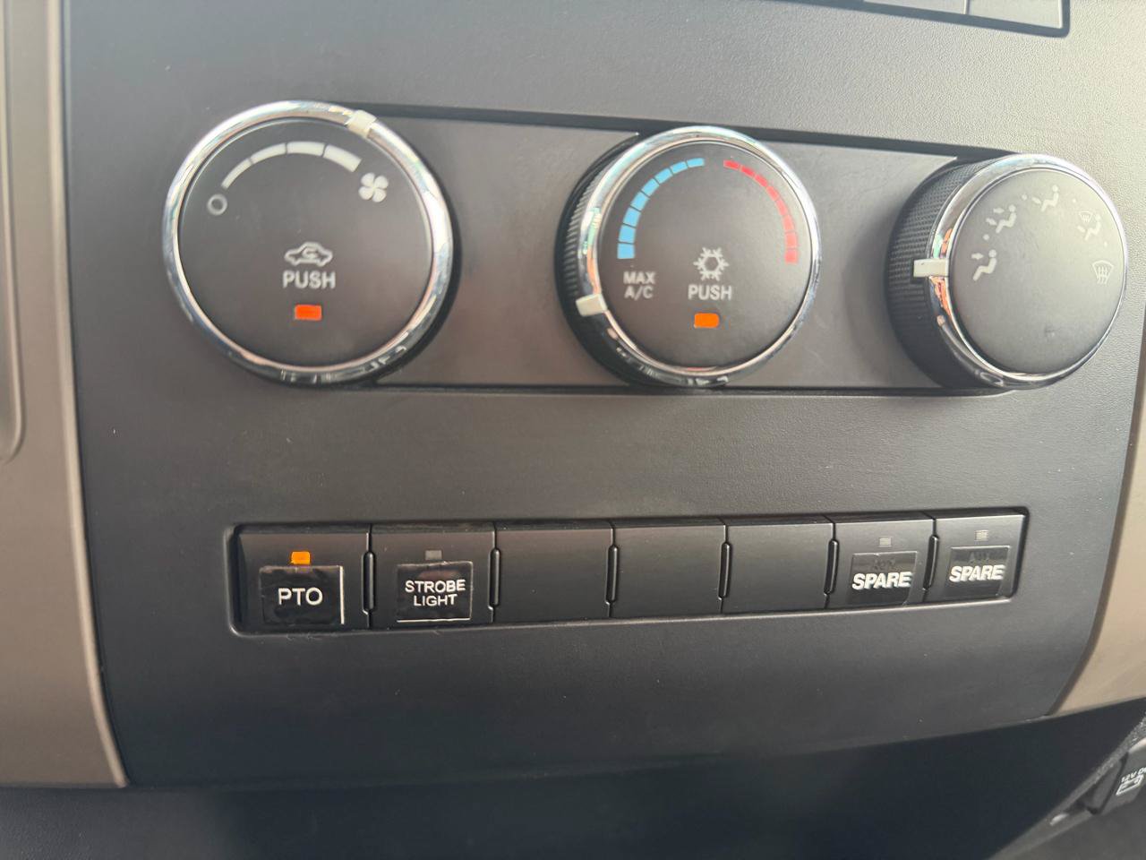 Used 2012 RAM 5500 4x4 Regular Cab w/ ST Decor Group image 26