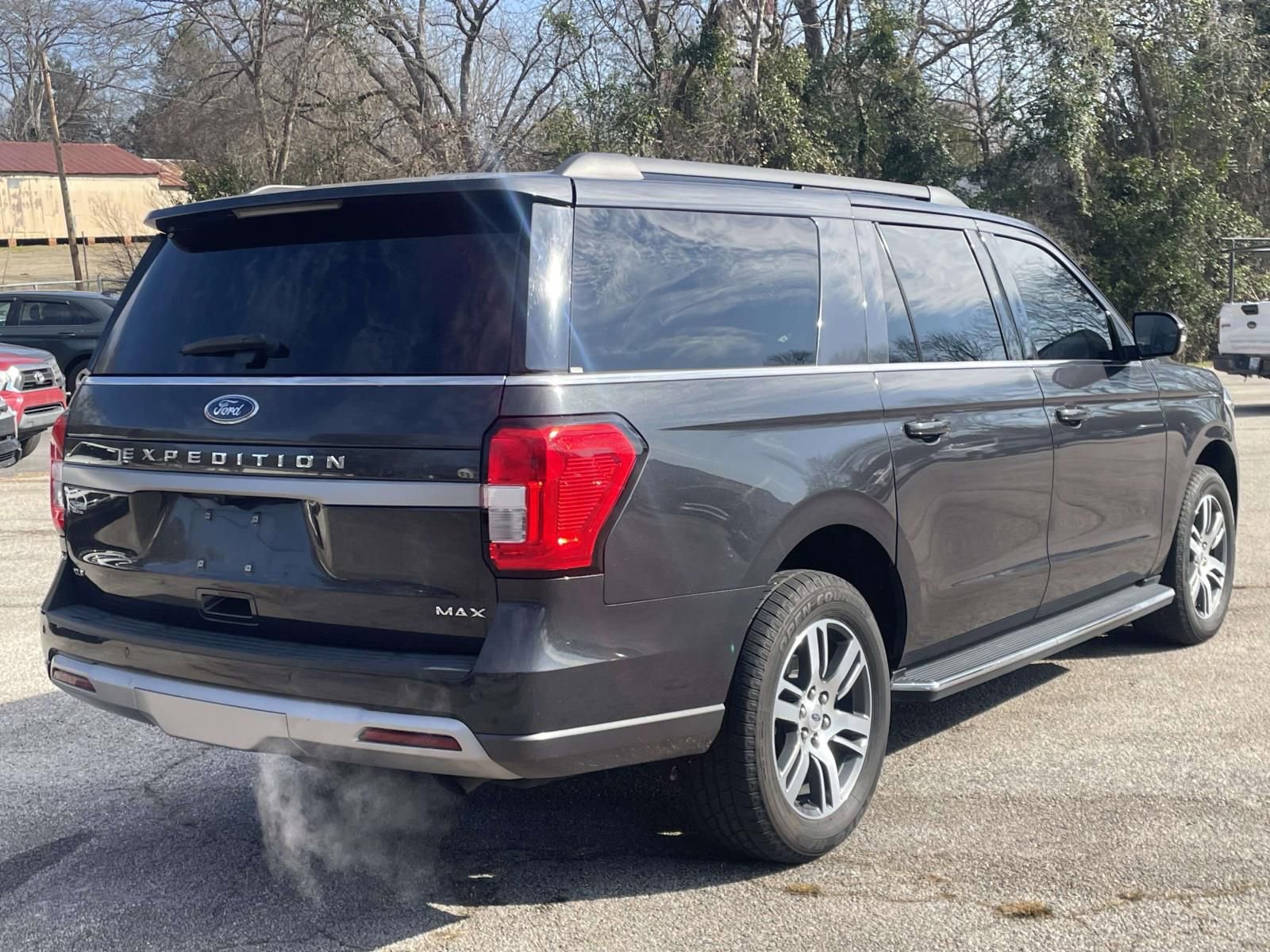 Certified 2023 Ford Expedition Max XLT image 3