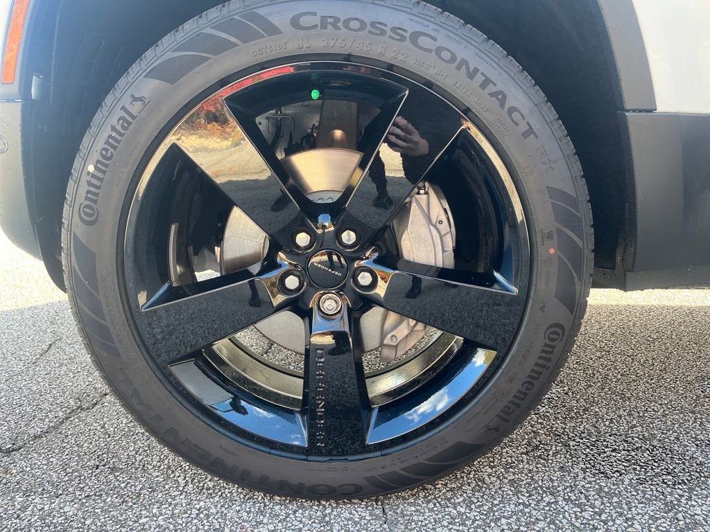 New 2026 Land Rover Defender 110 S image 25