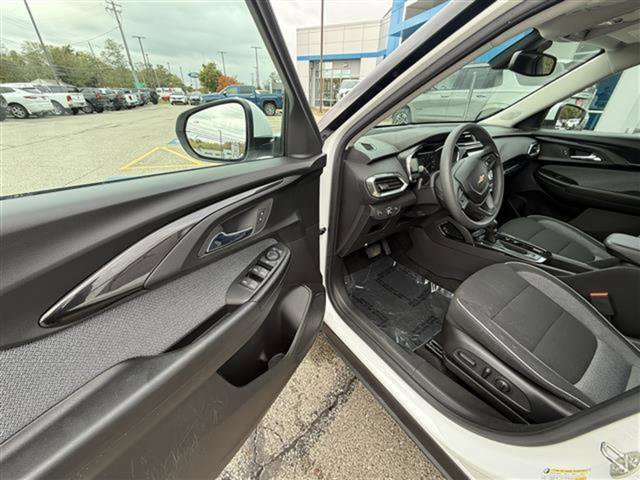 Certified 2022 Chevrolet TrailBlazer LT w/ Convenience Package image 11