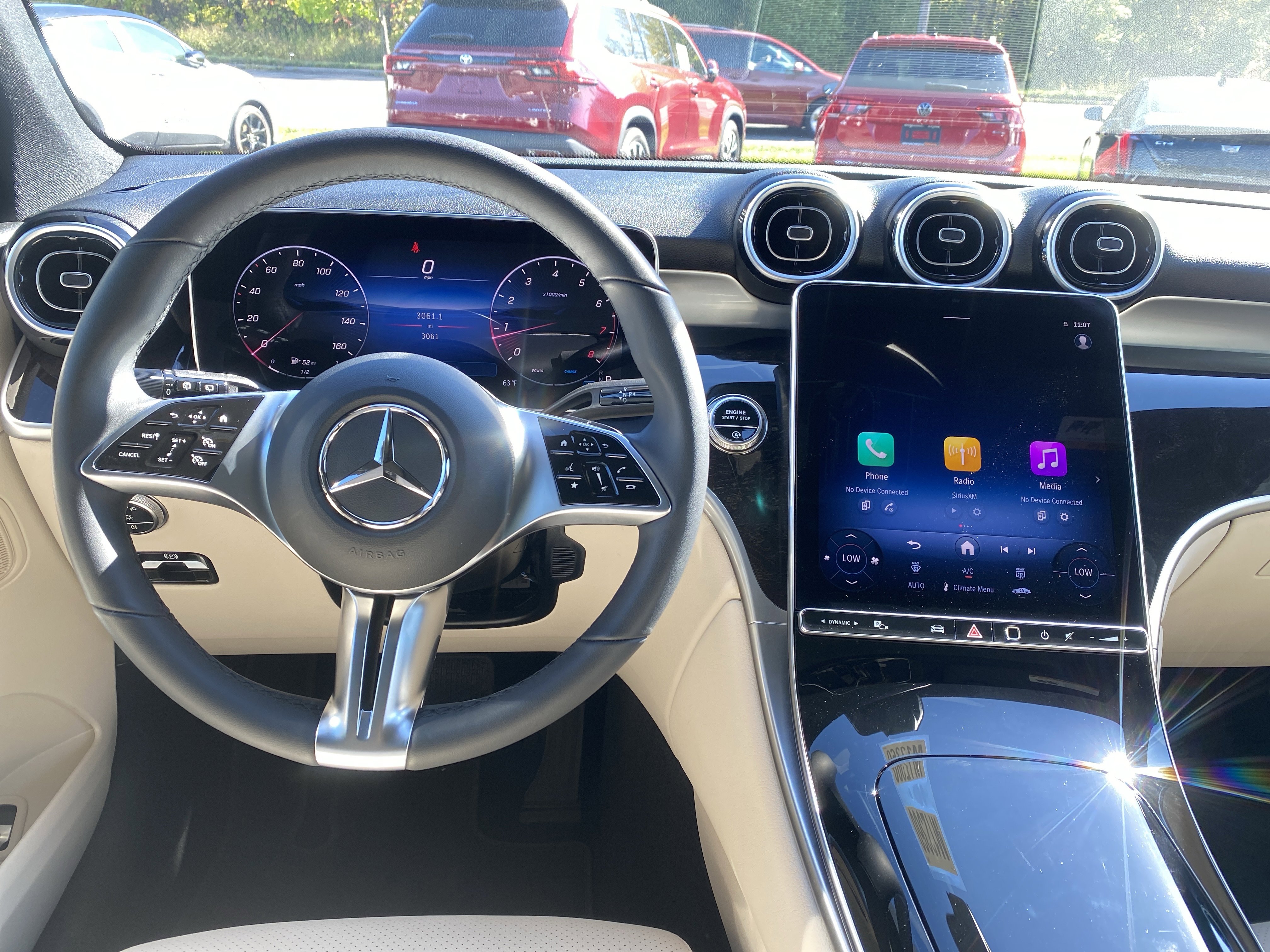 Used 2025 Mercedes-Benz GLC 300 4MATIC image 12