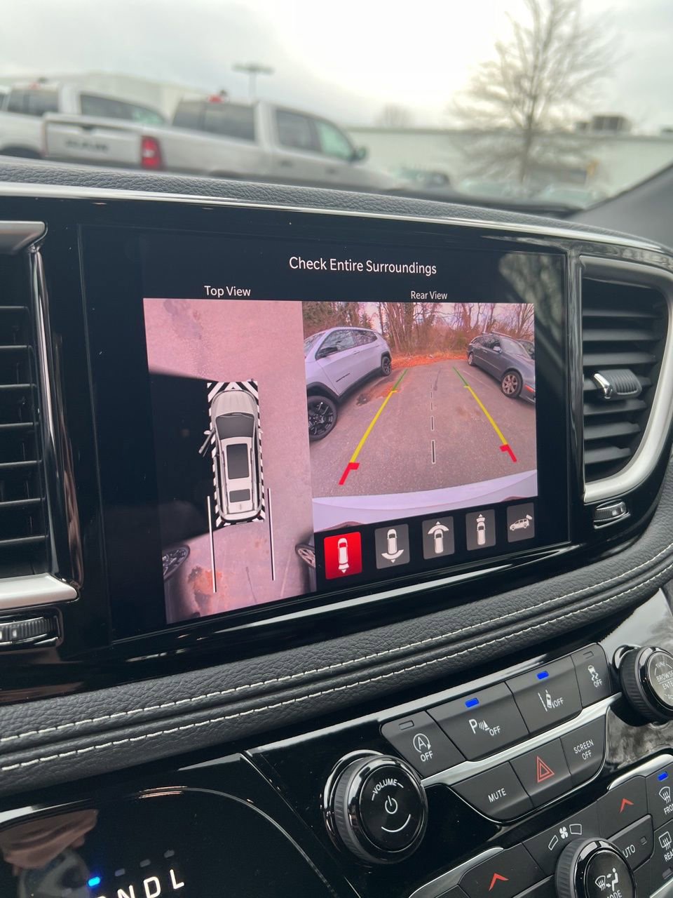 New 2026 Chrysler Pacifica Select w/ S Appearance Package image 16