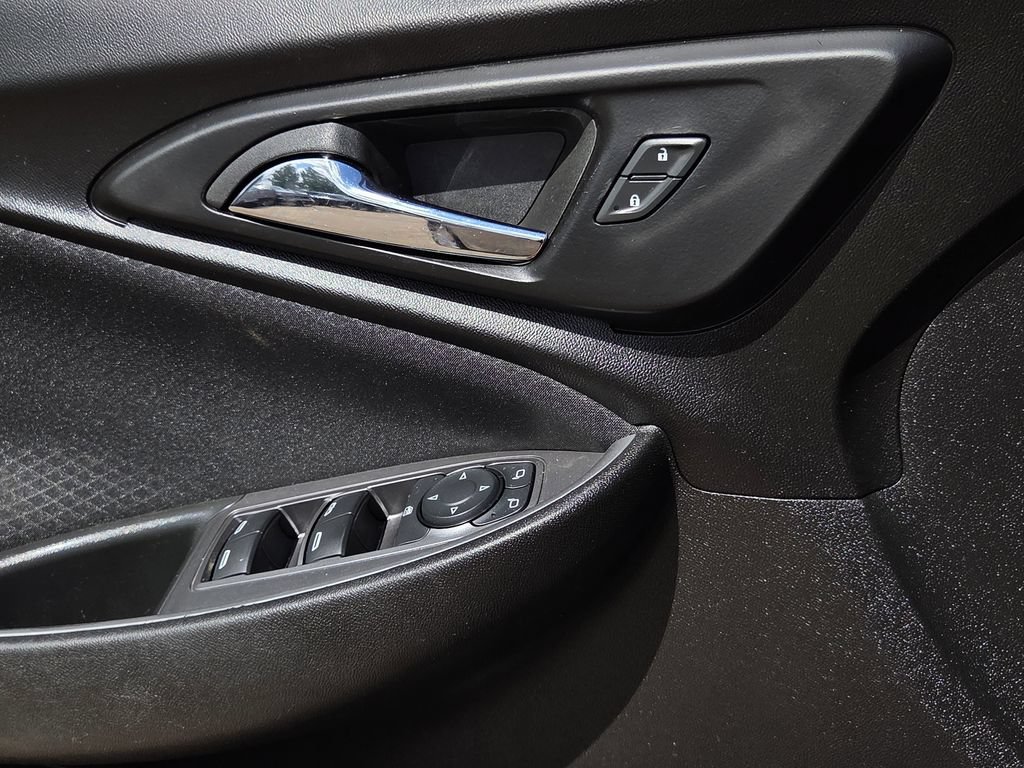Used 2023 Chevrolet Malibu LT FWD image 18