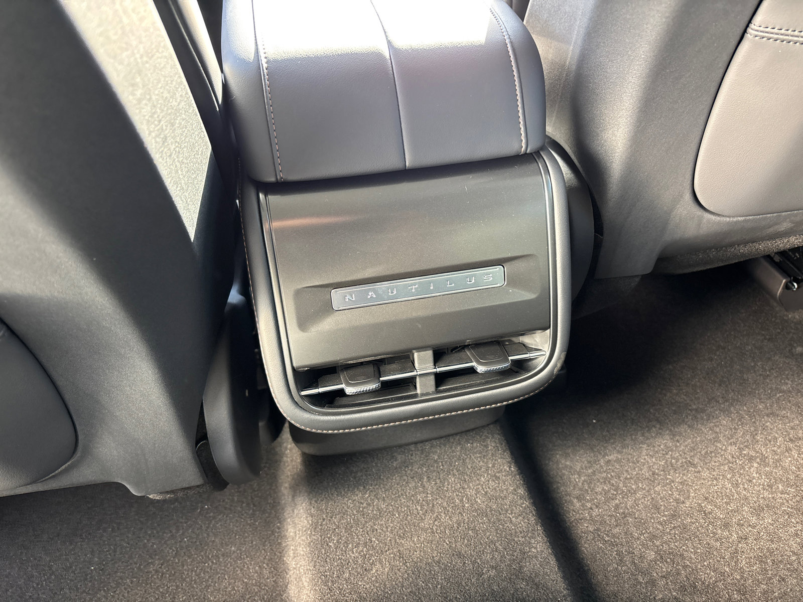 New 2026 Lincoln Nautilus Premier image 33