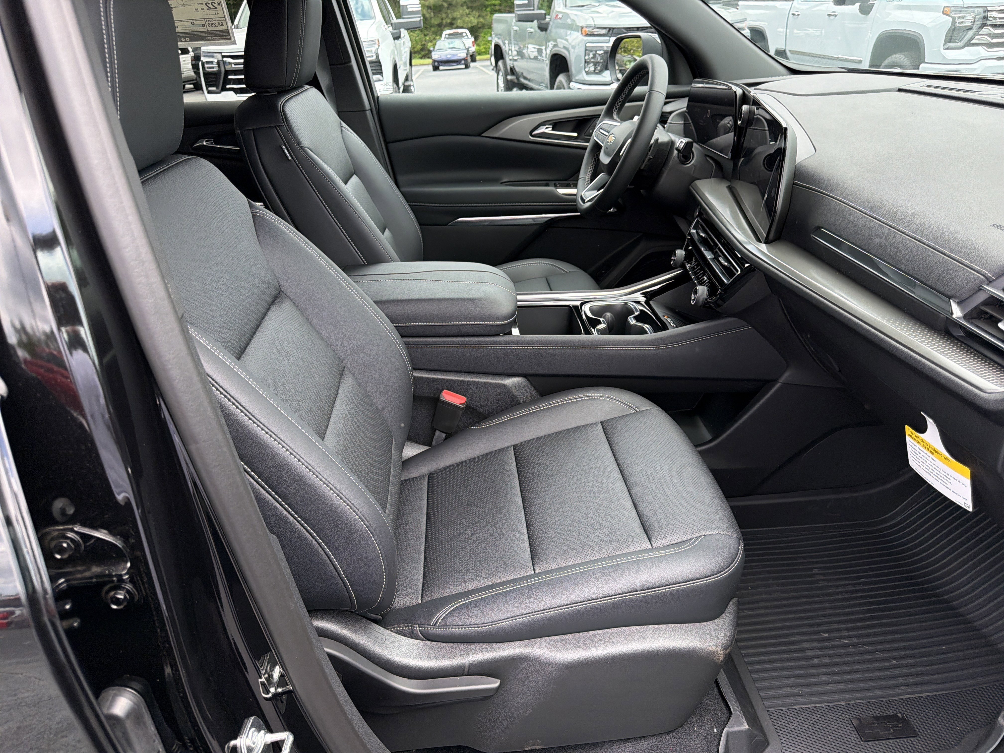 New 2026 Chevrolet Traverse LT w/ LPO, Floor Liner Package FWD image 13