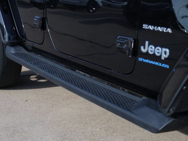 Used 2023 Jeep Wrangler Unlimited Sahara AWD/4WD image 9