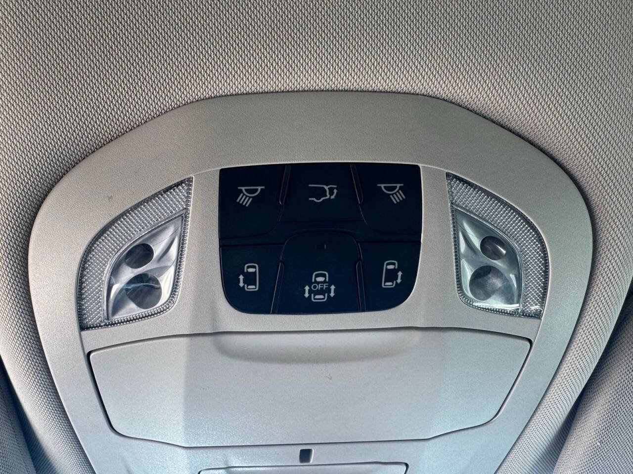 Used 2024 Chrysler Pacifica Limited image 30