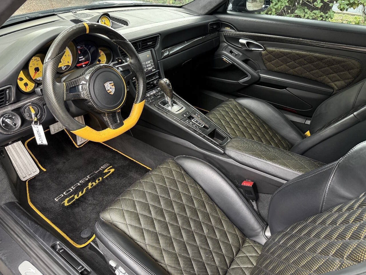 Used 2015 Porsche 911 Turbo S w/ High-end Infotainment Package AWD/4WD image 21