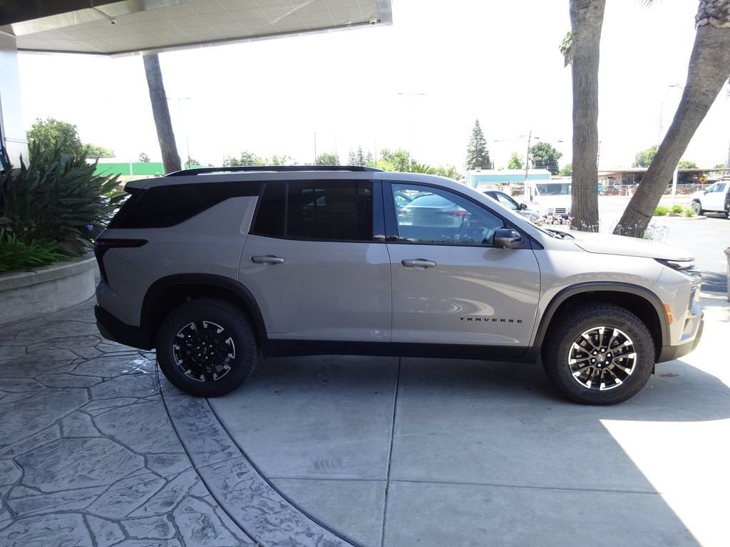 New 2026 Chevrolet Traverse Z71 w/ Driver Confidence Package AWD/4WD image 8