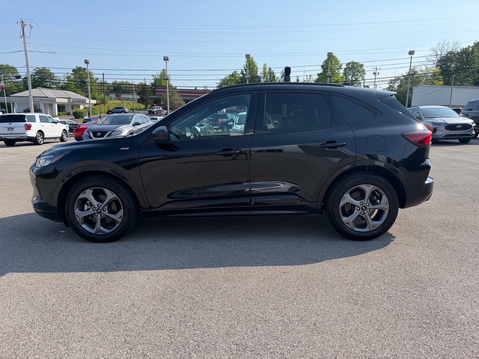Used 2024 Ford Escape ST-Line w/ Tech Pack #1 FWD image 8