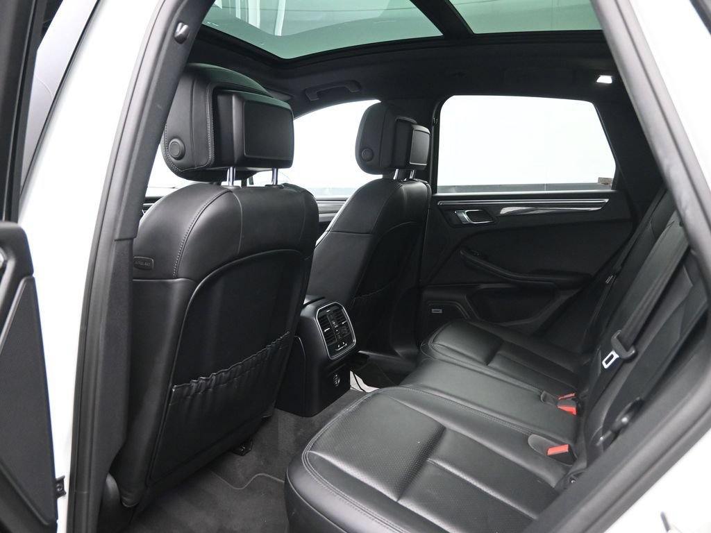 Used 2018 Porsche Macan GTS w/ Premium Package Plus AWD/4WD image 24