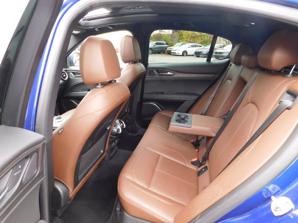 Used 2023 Alfa Romeo Stelvio Ti AWD/4WD image 11