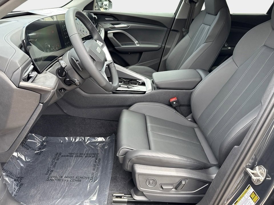 Certified 2025 Audi Q5 2.0T Premium Plus w/ Premium Plus image 16