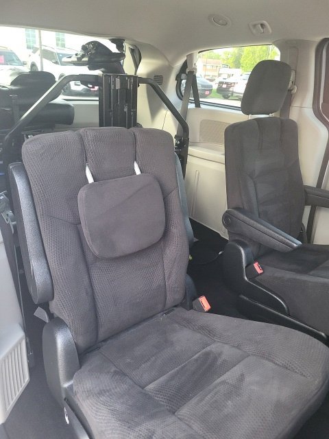 Used 2014 Dodge Grand Caravan SXT FWD image 15