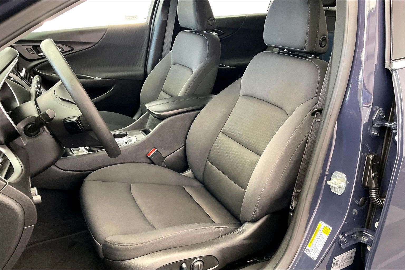Used 2025 Chevrolet Malibu LT FWD image 17
