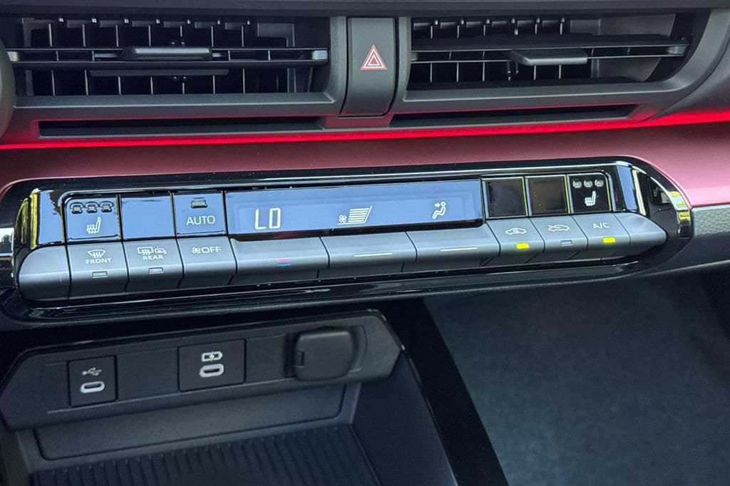 New 2026 Toyota Prius Plug-In Hybrid FWD image 17