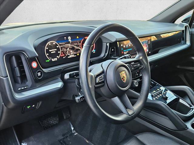 Used 2024 Porsche Cayenne image 10