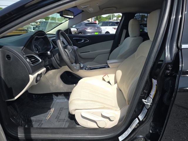 Used 2016 Chrysler 200 Limited FWD image 11