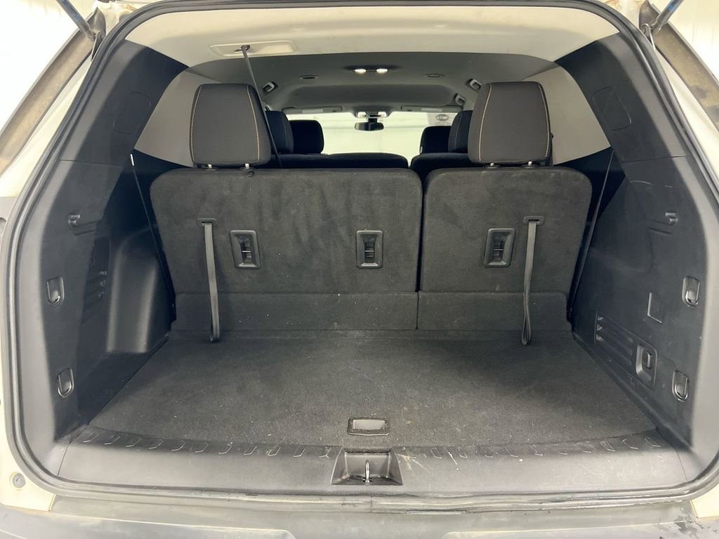 Used 2020 Chevrolet Traverse LS image 22